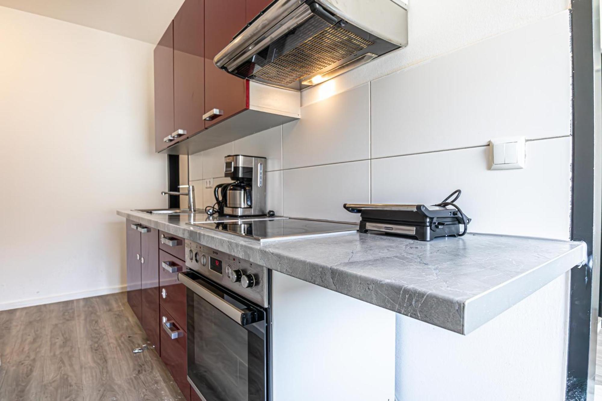Near Schoenbrunn - Economy Rooms In Shared Apartment At Meidling Train Station Відень Екстер'єр фото