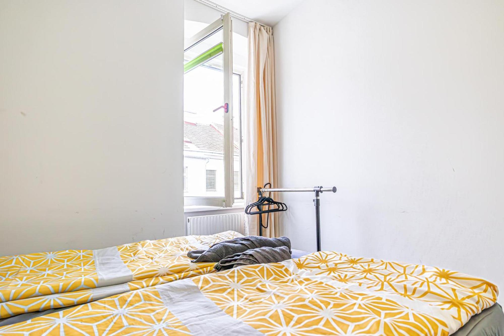 Near Schoenbrunn - Economy Rooms In Shared Apartment At Meidling Train Station Відень Екстер'єр фото
