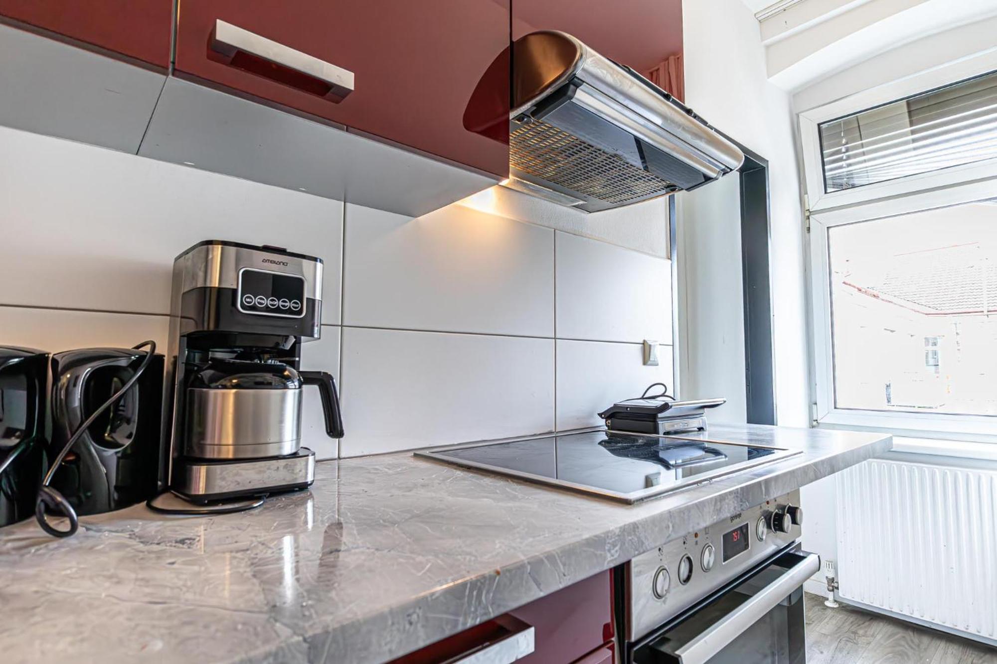 Near Schoenbrunn - Economy Rooms In Shared Apartment At Meidling Train Station Відень Екстер'єр фото