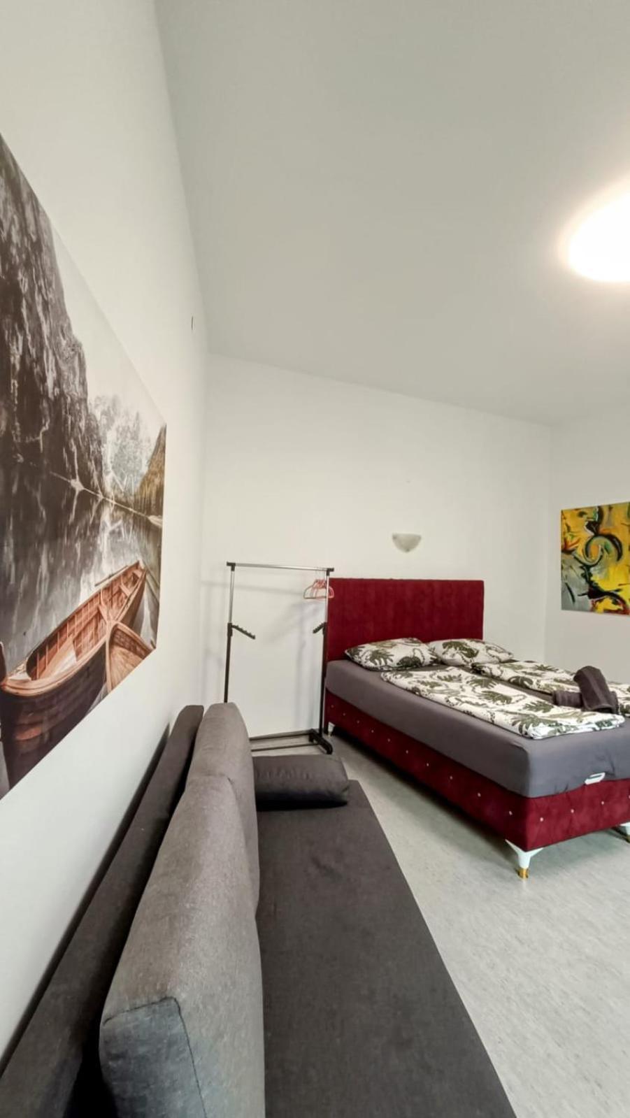 Near Schoenbrunn - Economy Rooms In Shared Apartment At Meidling Train Station Відень Екстер'єр фото
