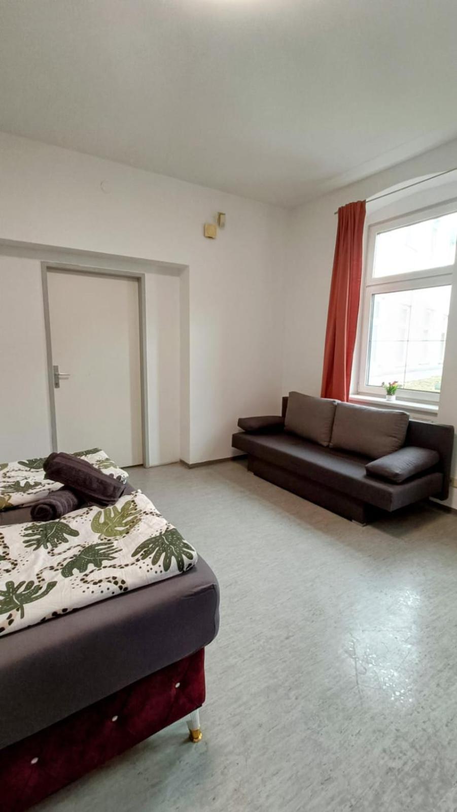 Near Schoenbrunn - Economy Rooms In Shared Apartment At Meidling Train Station Відень Екстер'єр фото