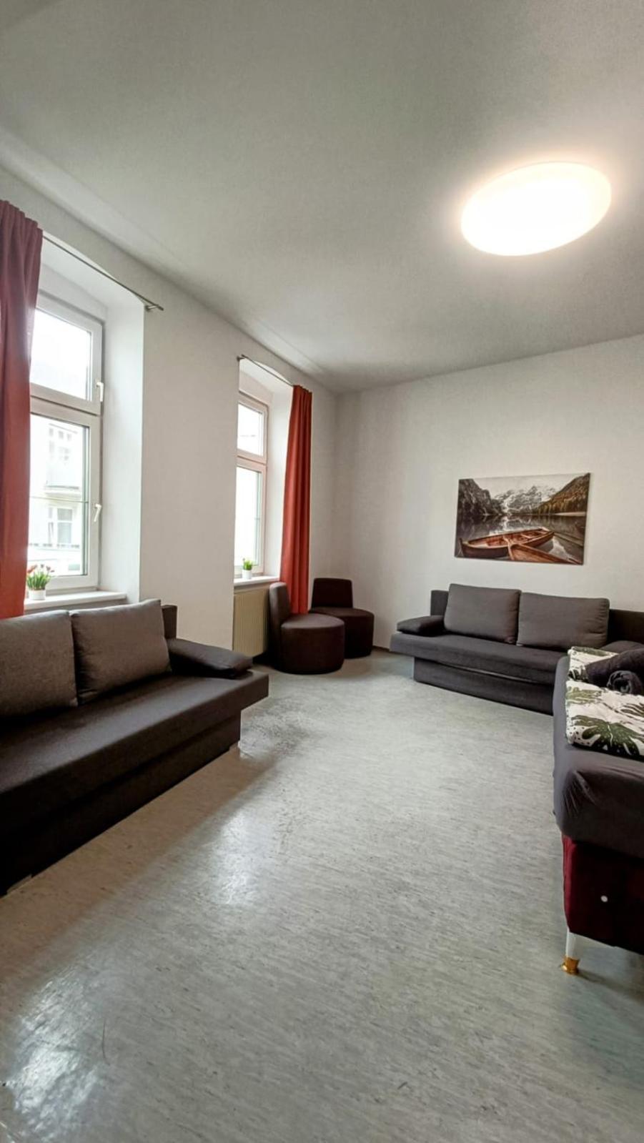 Near Schoenbrunn - Economy Rooms In Shared Apartment At Meidling Train Station Відень Екстер'єр фото