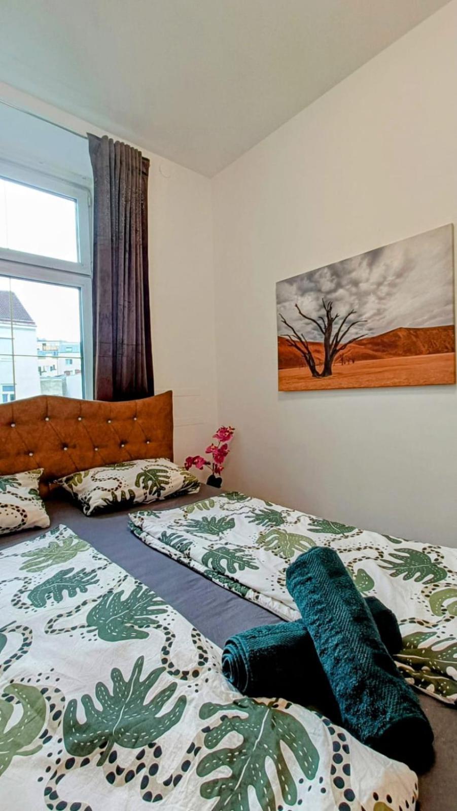 Near Schoenbrunn - Economy Rooms In Shared Apartment At Meidling Train Station Відень Екстер'єр фото