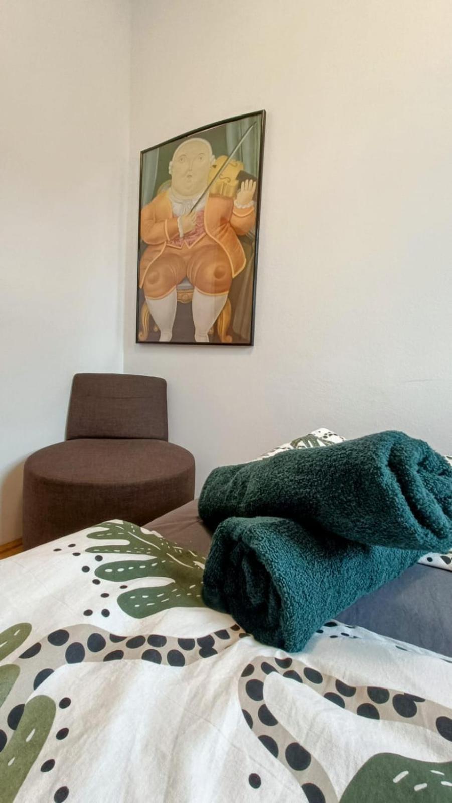 Near Schoenbrunn - Economy Rooms In Shared Apartment At Meidling Train Station Відень Екстер'єр фото