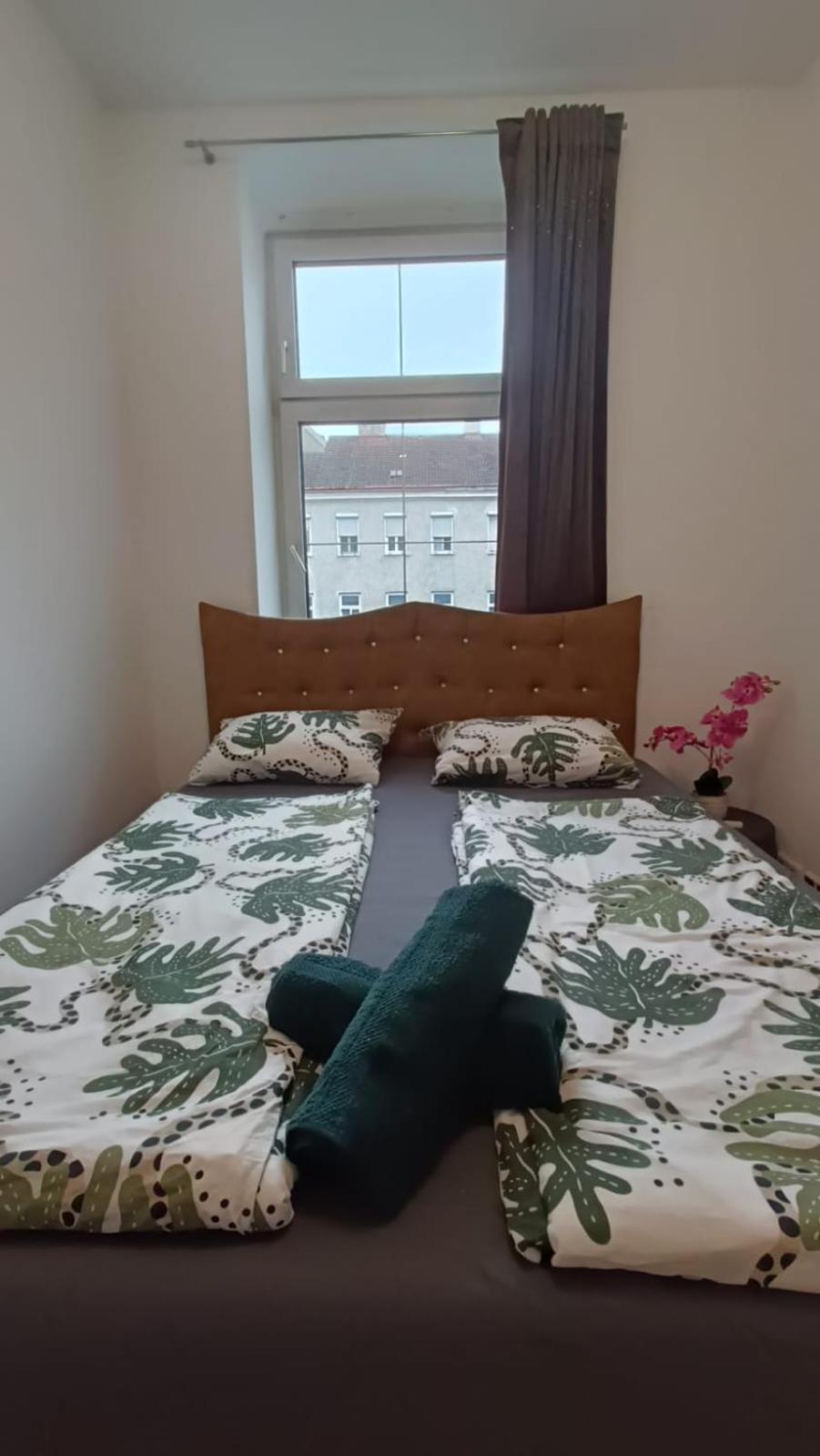 Near Schoenbrunn - Economy Rooms In Shared Apartment At Meidling Train Station Відень Екстер'єр фото