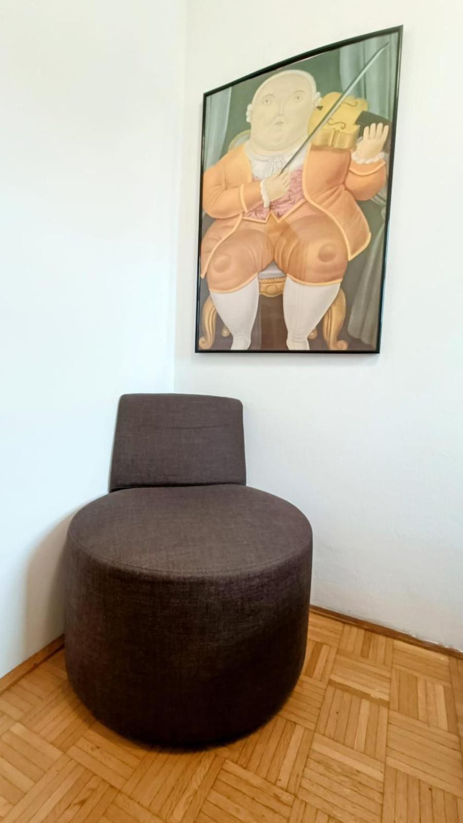 Near Schoenbrunn - Economy Rooms In Shared Apartment At Meidling Train Station Відень Екстер'єр фото