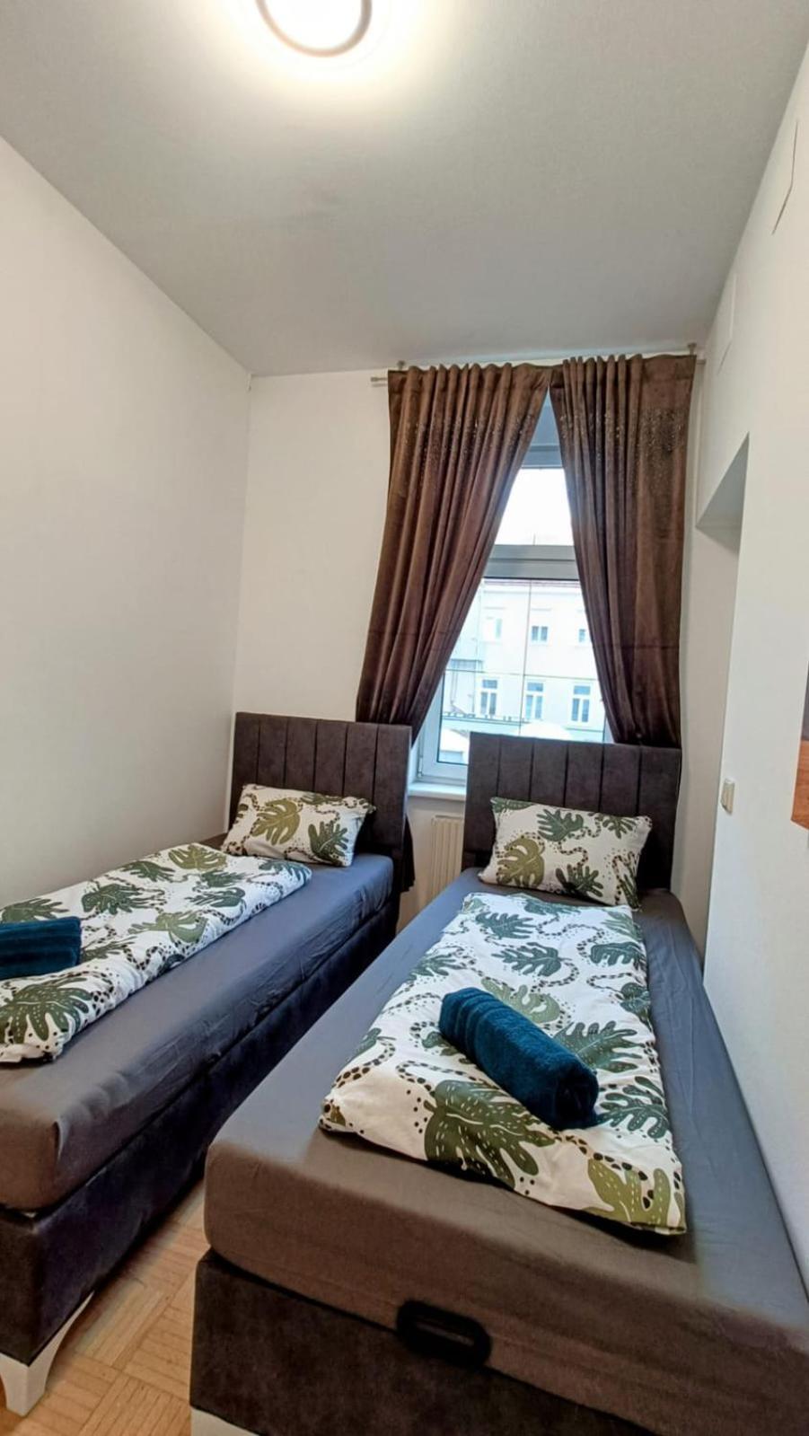 Near Schoenbrunn - Economy Rooms In Shared Apartment At Meidling Train Station Відень Екстер'єр фото